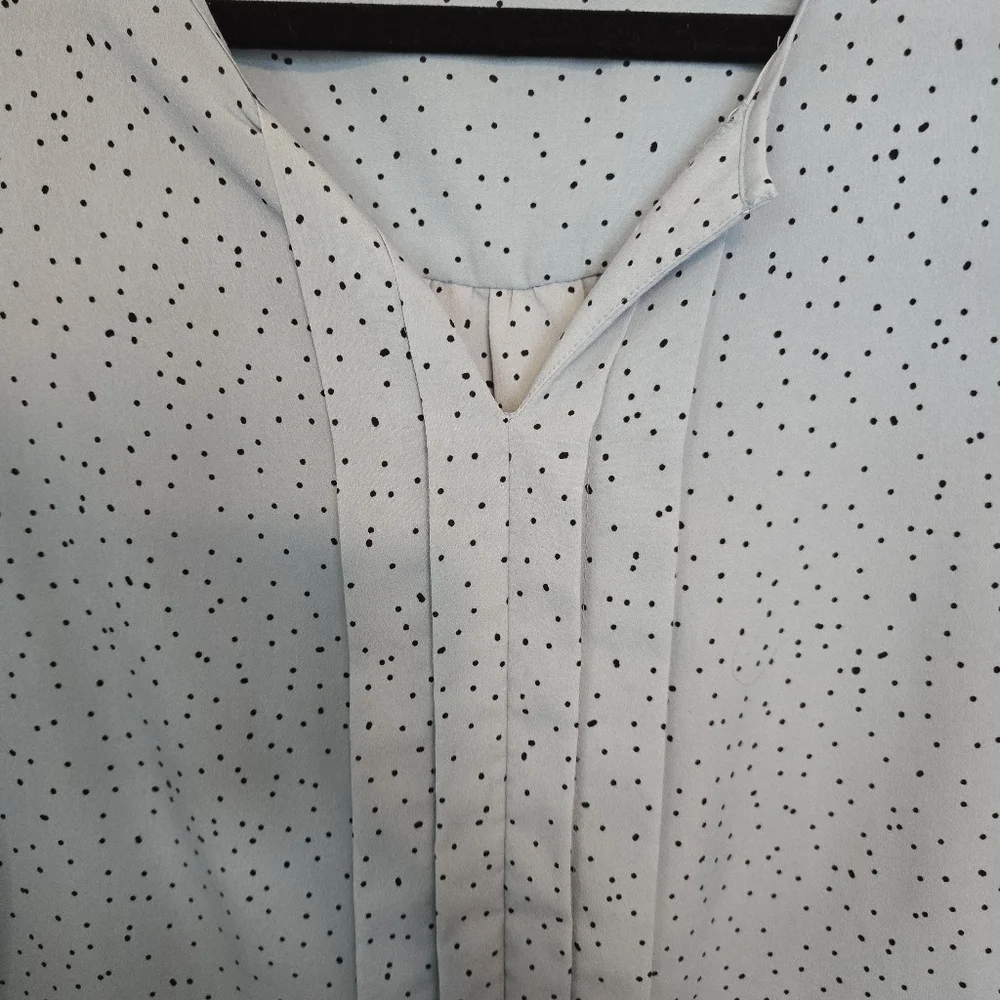 Croft & Barrow Women's Medium Blue Polka-Dotted Blouse